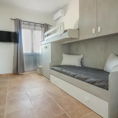 Guesthost - Lovely And Comfy By The Vineyard