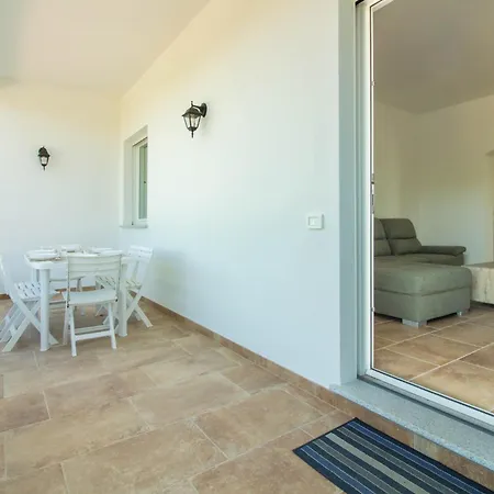 Guesthost - Lovely And Comfy By The Vineyard Appartement